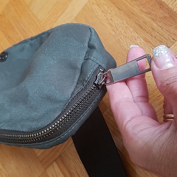 Lululemon OG everywhere belt bag fanny pack camo crossbody - Picture 3 of 14